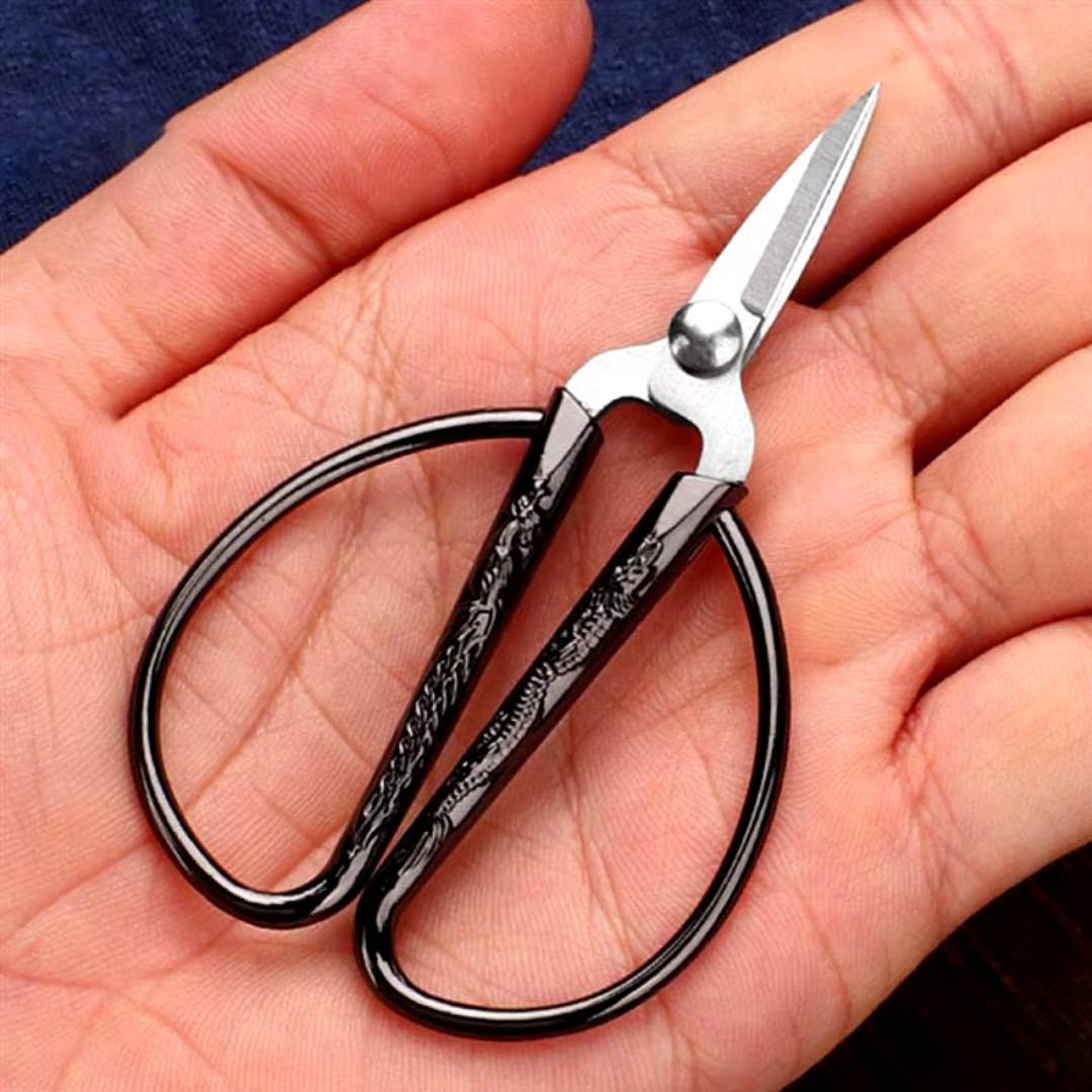 Vintage Dragon Small Scissors, Notions