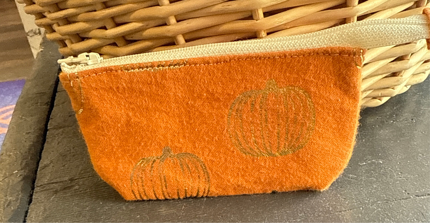 Tangled Wool Zippered Bag