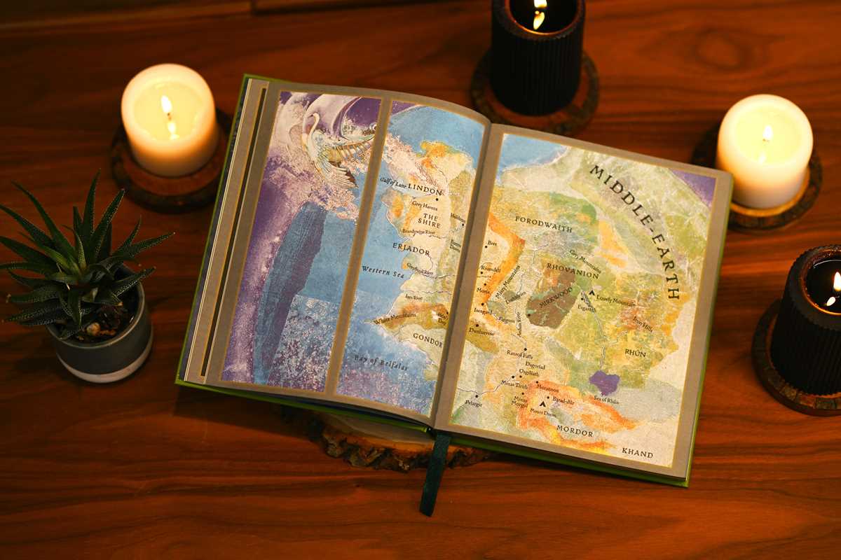 Atlas of Tolkien -  Deluxe Edition