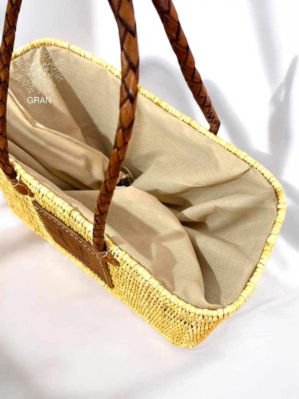 Market Reed Storage, Leather lined