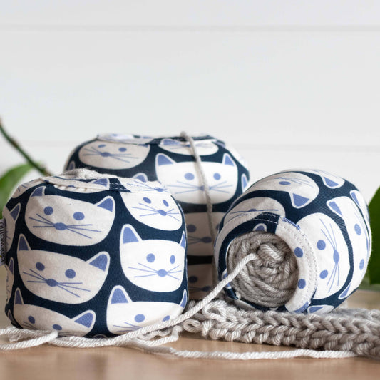 Kitty COZY CAKES Yarn Cozy