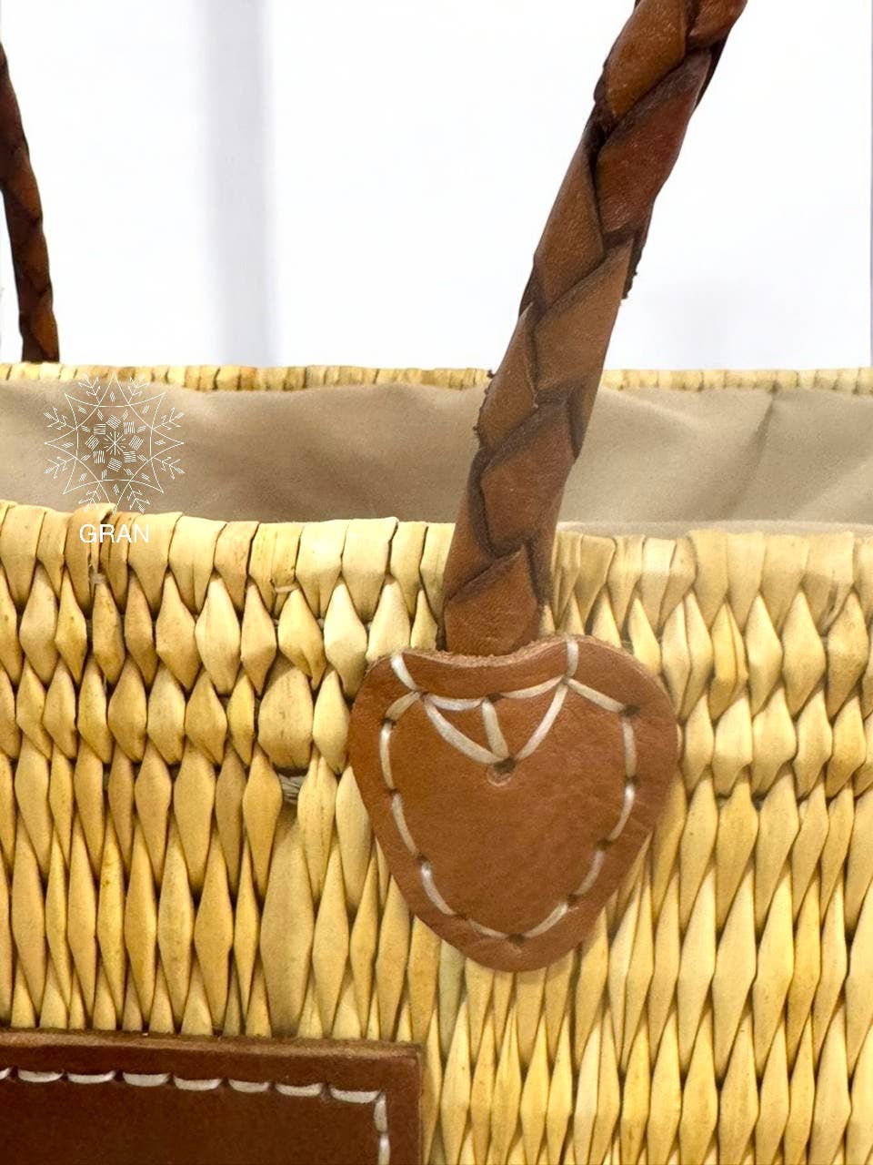 Market Reed Storage, Leather lined