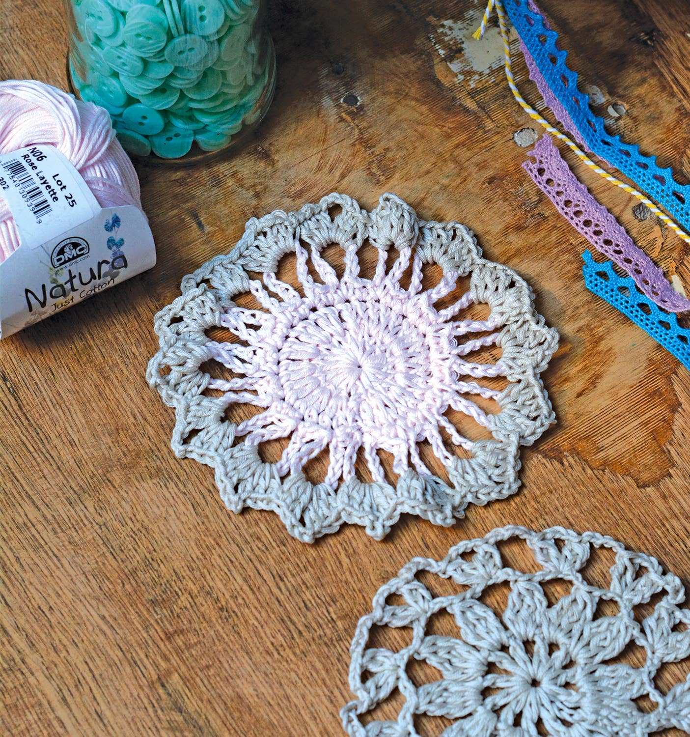 Crochet Blocks:60 Easy-To-Make Motifs & 15 Stunning Projects