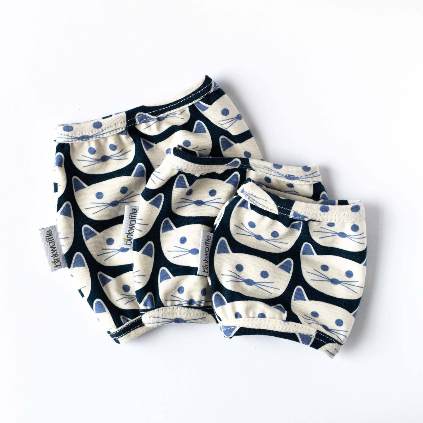 Kitty COZY CAKES Yarn Cozy